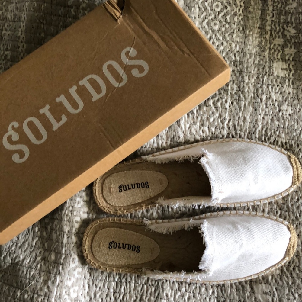 RARE SOLUDOS WHITE ESPADRILLES- FRAYED MULE